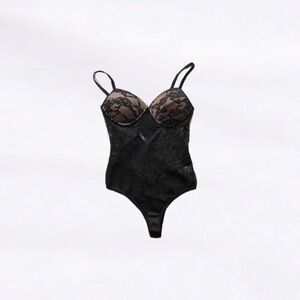 entry ⋆ lace bodysuit